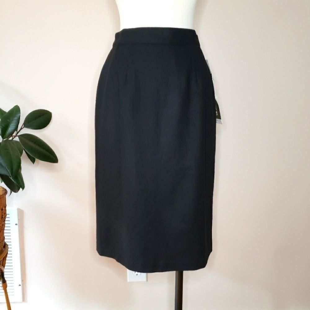 Vintage • NWT black wool pencil skirt